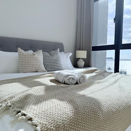 The Shore Cbd Kota Kinabalu By Laxzone Suite Exterior foto