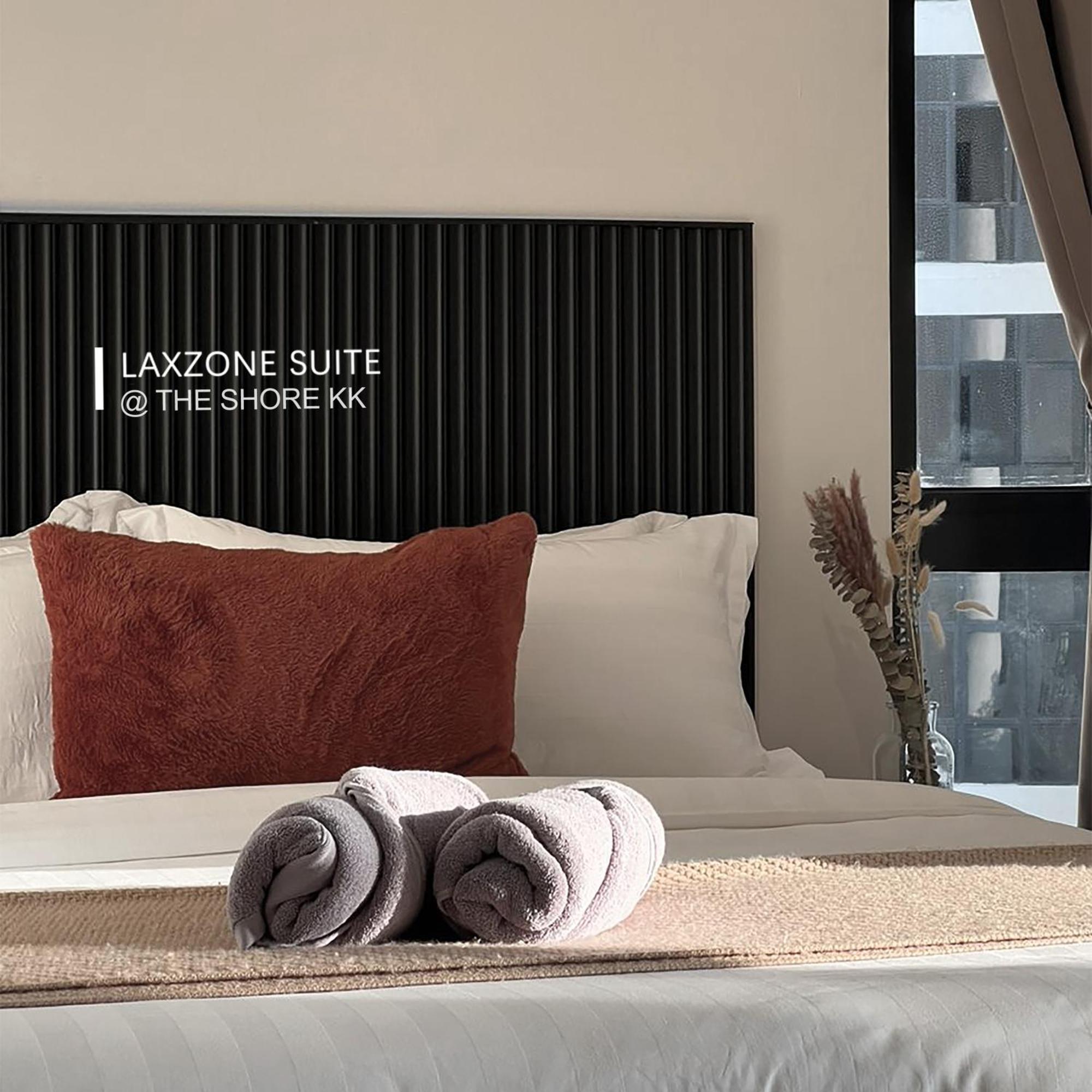 The Shore Cbd Kota Kinabalu By Laxzone Suite Exterior foto