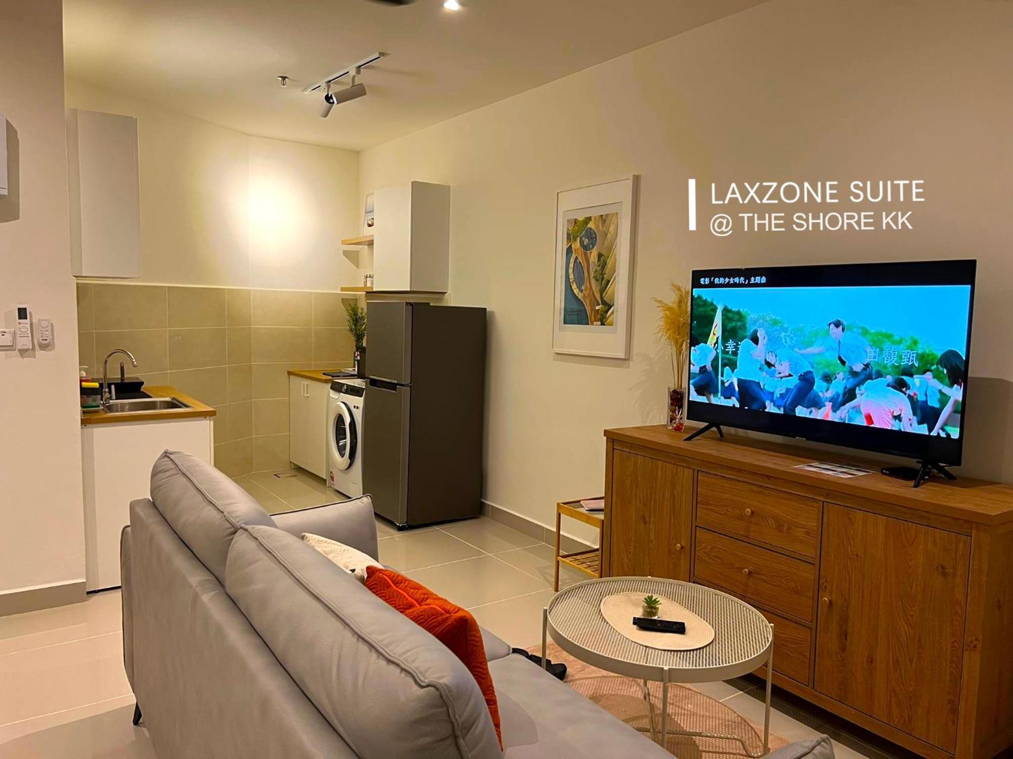 The Shore Cbd Kota Kinabalu By Laxzone Suite Exterior foto