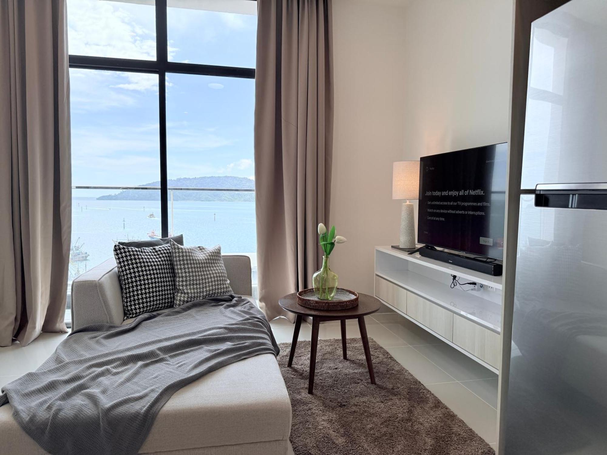 The Shore Cbd Kota Kinabalu By Laxzone Suite Habitación foto